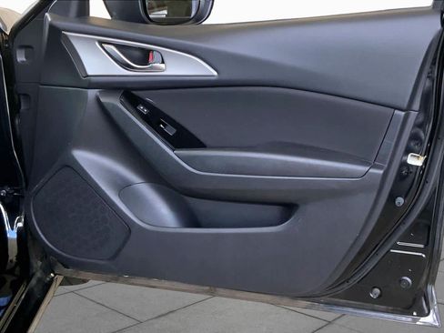 Used 2018 MAZDA MAZDA3 Sport FWD image 22