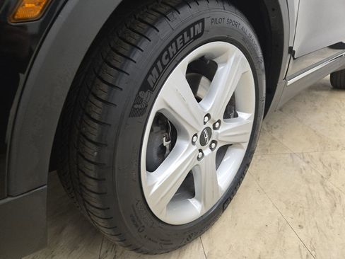 Used 2017 Lincoln MKC Premiere image 25