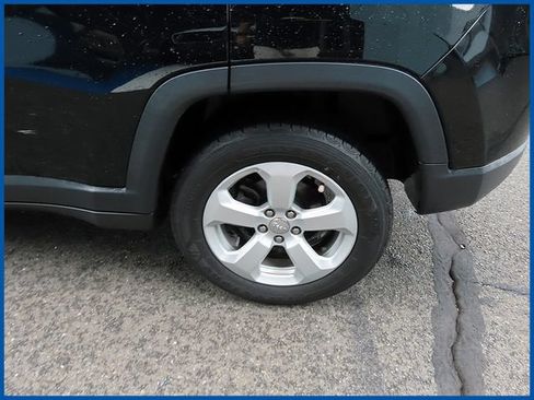 Used 2021 Jeep Compass Latitude w/ Convenience Group AWD/4WD image 4