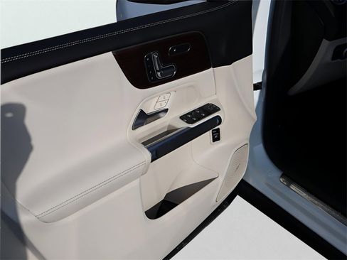 New 2026 Mercedes-Benz GLB 250 4MATIC image 24