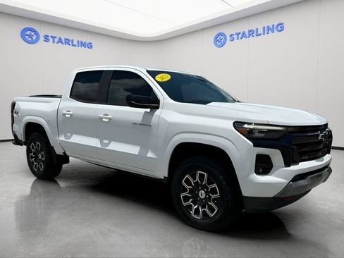 Used 2023 Chevrolet Colorado Z71 w/ Z71 Convenience Package 2 AWD/4WD image 12