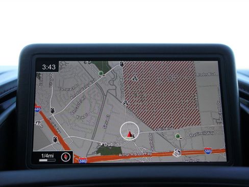 Used 2018 Aston Martin DB11 Coupe image 22