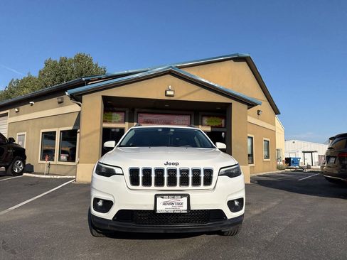 Used 2019 Jeep Cherokee Latitude Plus image 2