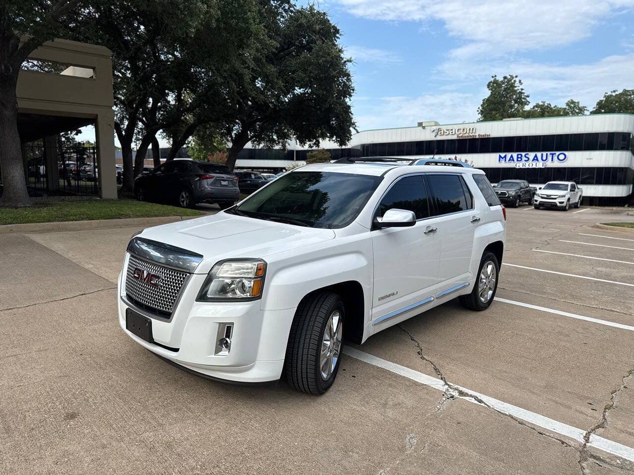 Used 2013 GMC Terrain Denali w/ Cargo Package FWD image 2