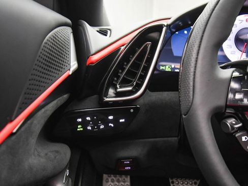 Certified 2025 Ferrari Roma Spider image 40