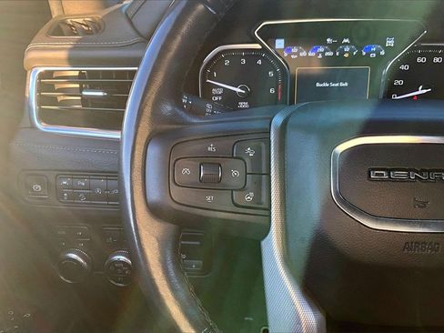 Used 2021 GMC Yukon Denali w/ Denali Premium Package image 20