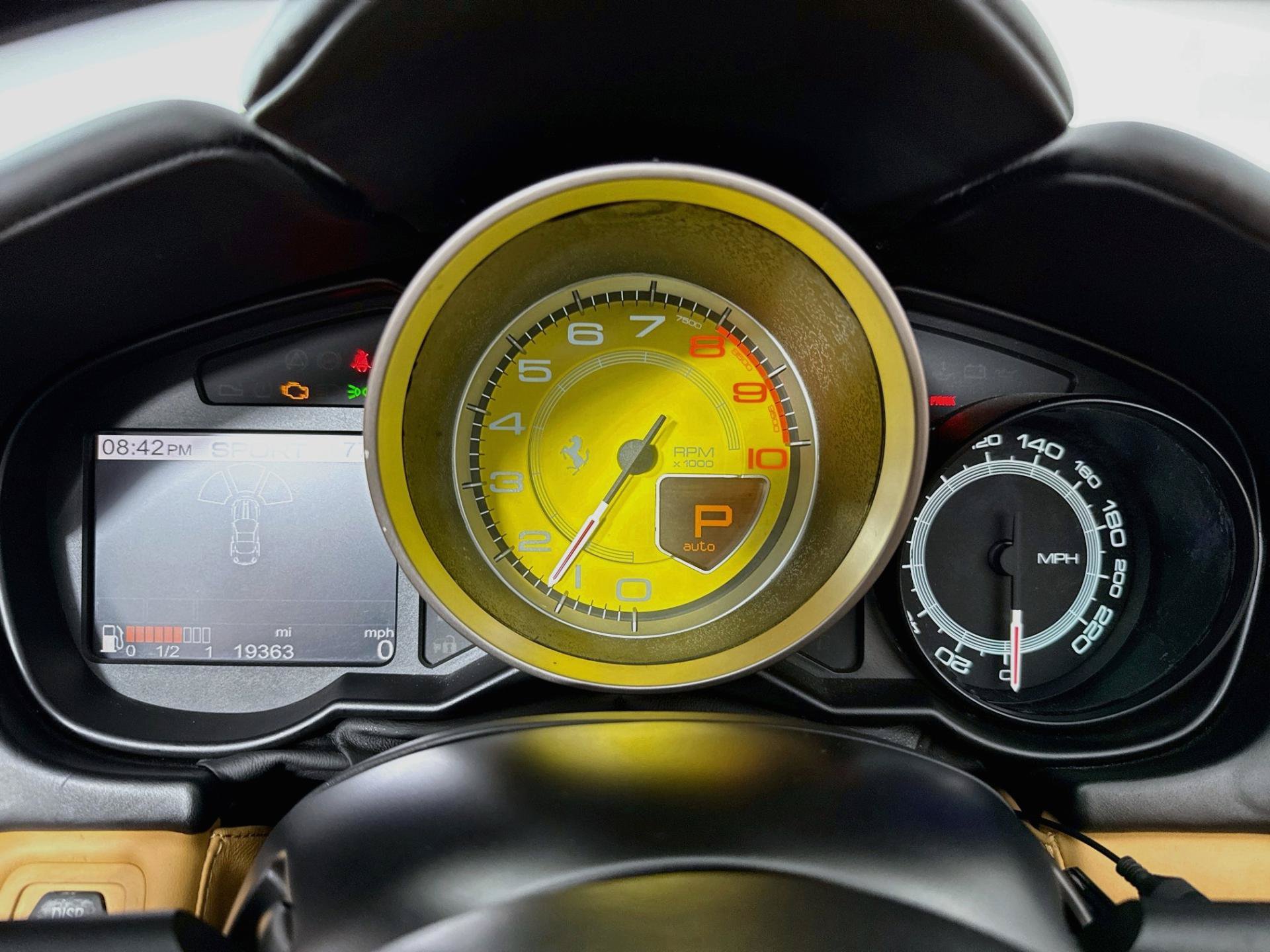Used 2010 Ferrari California RWD image 13