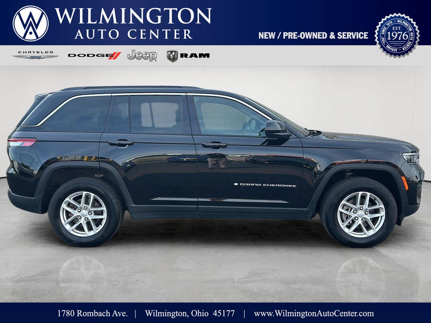 Used 2025 Jeep Grand Cherokee Laredo X w/ Luxury Tech Group I AWD/4WD image 1