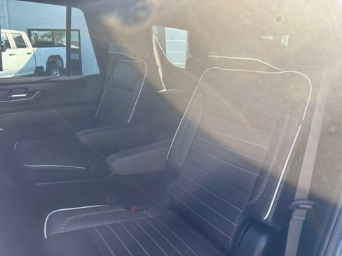 Used 2025 GMC Yukon Denali Ultimate w/ LPO, Floor Liner Package AWD/4WD image 8