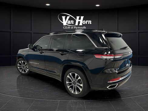Used 2025 Jeep Grand Cherokee Overland AWD/4WD image 5