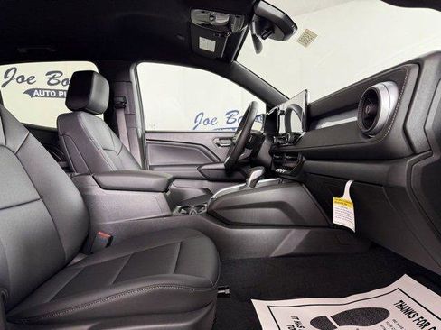 New 2025 Chevrolet Colorado LT w/ LT Convenience Package image 18