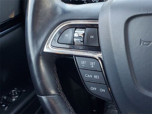 Certified 2022 Lincoln Nautilus Reserve image 15