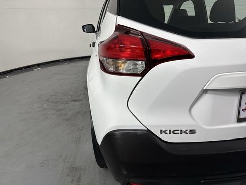 Used 2019 Nissan Kicks S FWD image 30