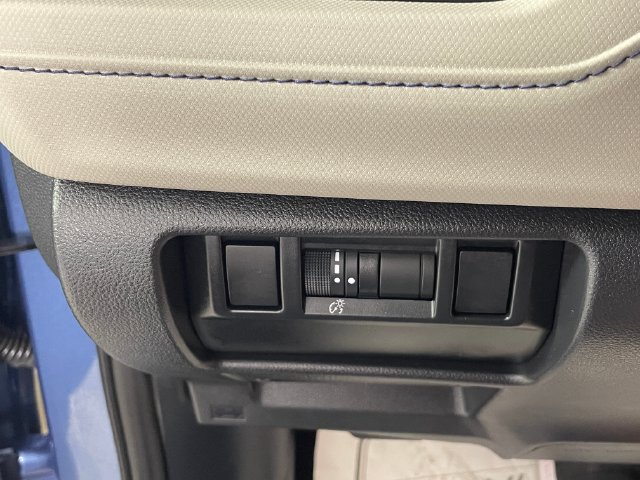 Used 2025 Subaru Forester Premium AWD/4WD image 15