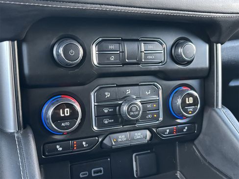 Used 2024 Chevrolet Tahoe Z71 w/ Luxury Package image 32