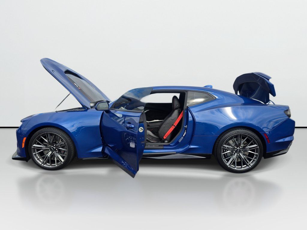 Used 2023 Chevrolet Camaro ZL1 RWD image 9
