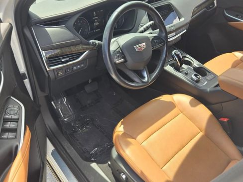 Used 2023 Cadillac XT4 Premium Luxury w/ Technology Package FWD image 11