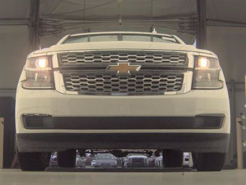 Used 2018 Chevrolet Suburban LT AWD/4WD image 2