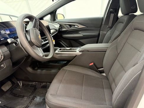 New 2026 Chevrolet Equinox EV LT image 11