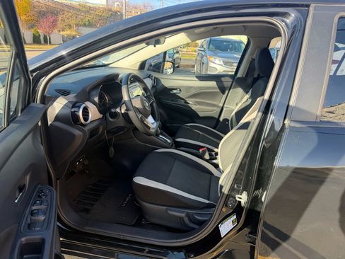 Used 2021 Nissan Versa SV image 24