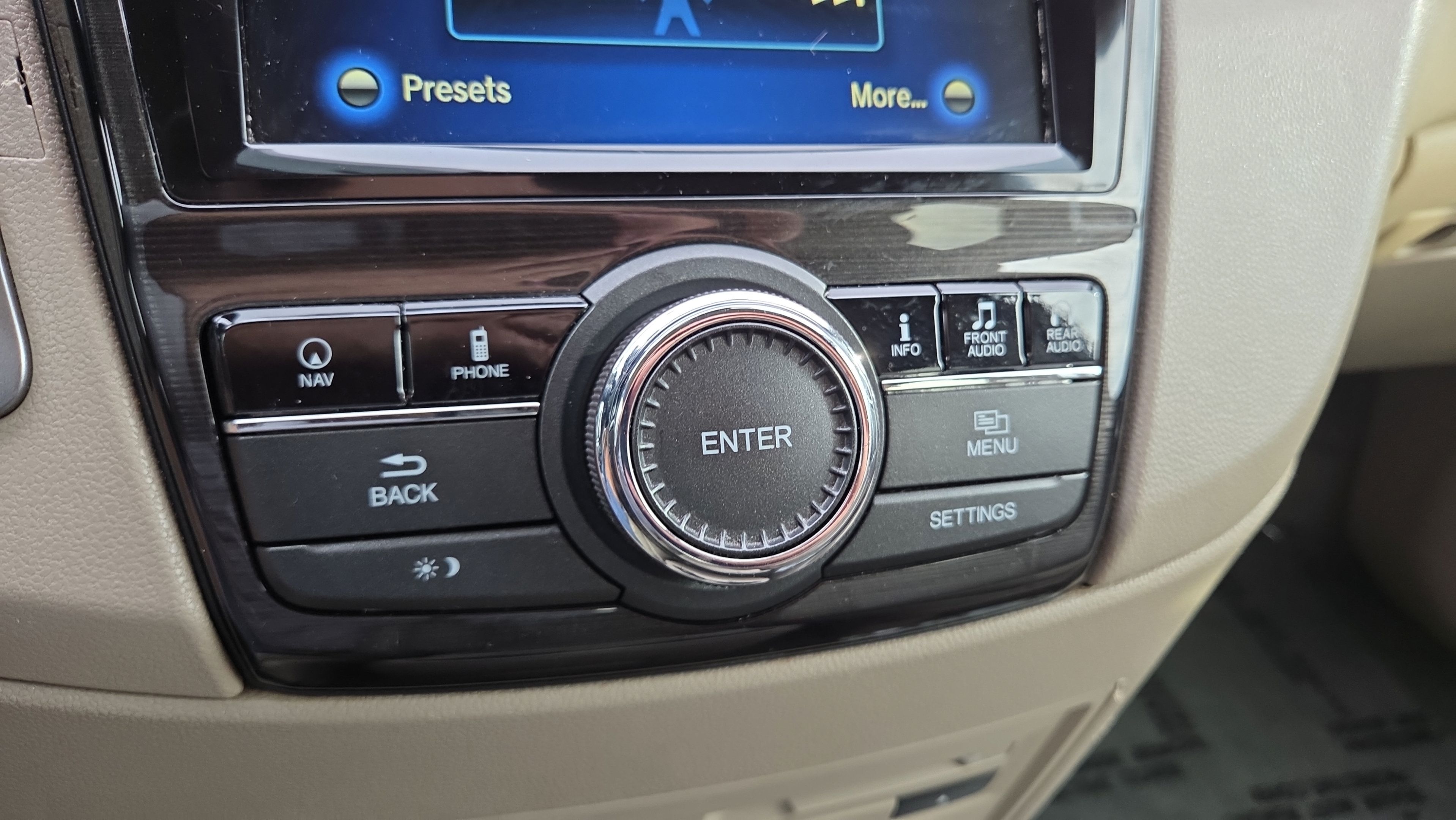 Used 2016 Honda Odyssey Touring Elite image 30