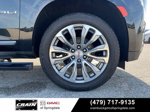 Used 2022 GMC Yukon Denali w/ Denali Premium Package AWD/4WD image 31