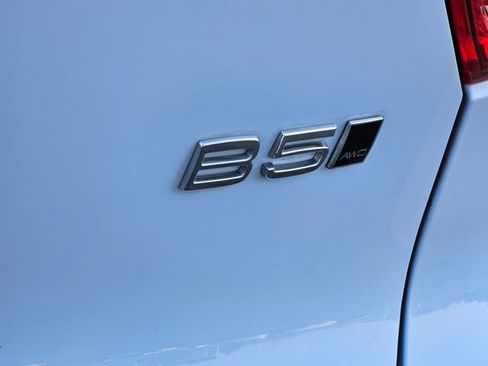 Used 2024 Volvo XC40 B5 Ultimate w/ Climate Package AWD/4WD image 11
