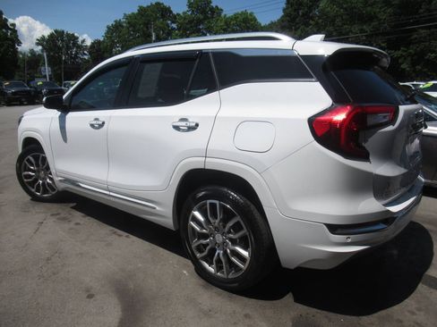 Used 2022 GMC Terrain Denali w/ LPO, Floor Liner Package AWD/4WD image 9