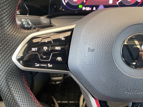 Certified 2022 Volkswagen GTI SE FWD image 6