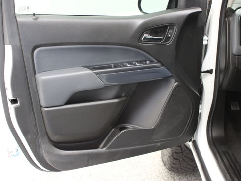 Used 2021 Chevrolet Colorado Z71 w/ Safety Package AWD/4WD image 12
