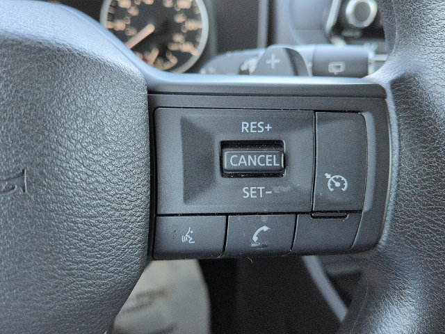 Used 2025 Nissan Rogue S FWD image 17