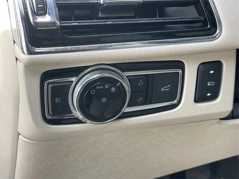 Used 2021 Lincoln Navigator Reserve image 19