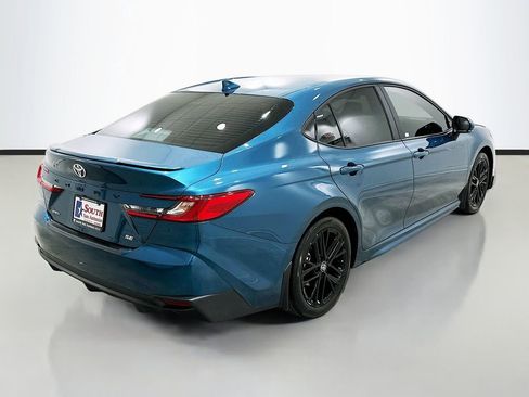 Used 2025 Toyota Camry SE w/ Convenience Package FWD image 7