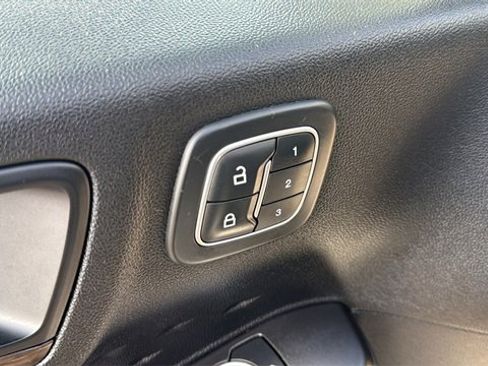 Certified 2020 Ford Escape Titanium w/ Titanium Premium Package 2.0 image 11