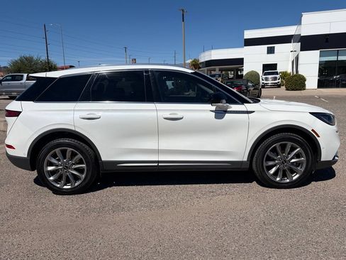 Used 2022 Lincoln Corsair FWD w/ Premium Package image 4