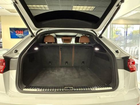 Used 2019 Audi Q8 Prestige w/ Towing Package image 13