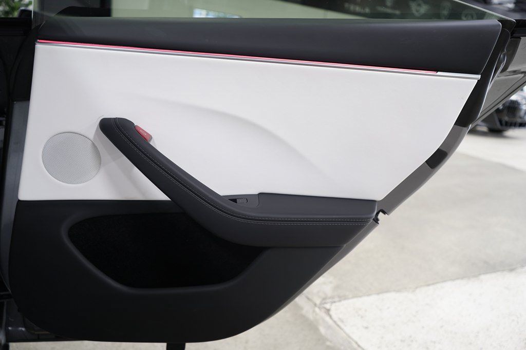 Used 2025 Tesla Model 3 Long Range RWD image 22