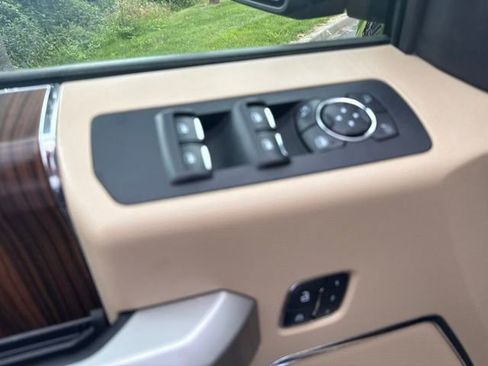 Used 2015 Ford F150 Lariat w/ Equipment Group 501A Mid AWD/4WD image 38