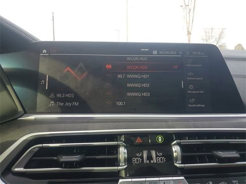 Used 2022 BMW X7 M50i w/ Executive Package image 25