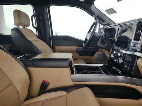 Used 2023 Ford F250 Lariat w/ Chrome Package image 16