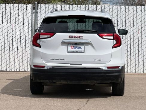 Used 2024 GMC Terrain SLT AWD/4WD image 5