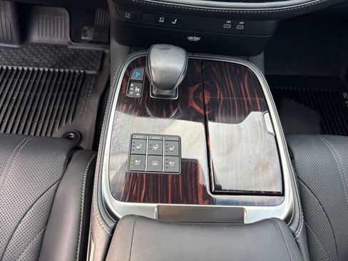 Used 2023 Lexus LS 500 w/ Luxury Package RWD image 15