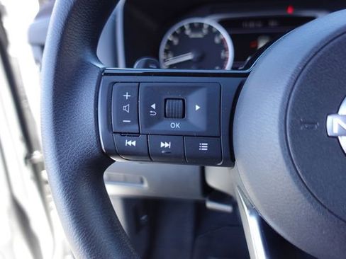 Used 2023 Nissan Rogue SV image 13