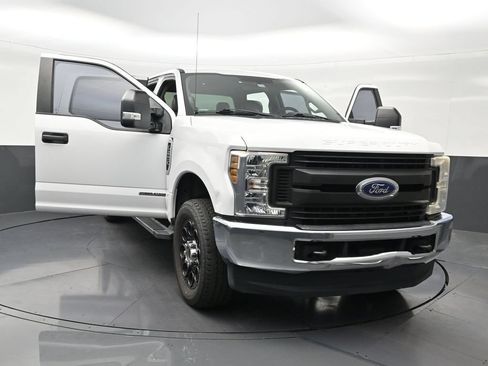 Used 2019 Ford F250 XL w/ Power Equipment Group AWD/4WD image 8