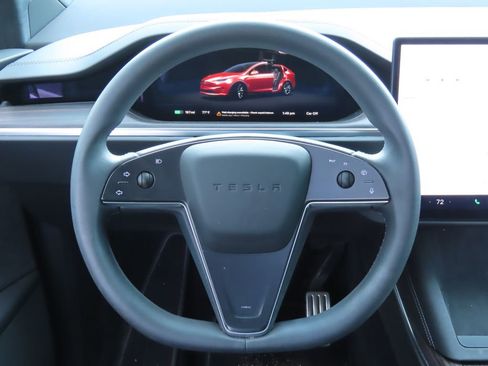 Used 2023 Tesla Model X image 6