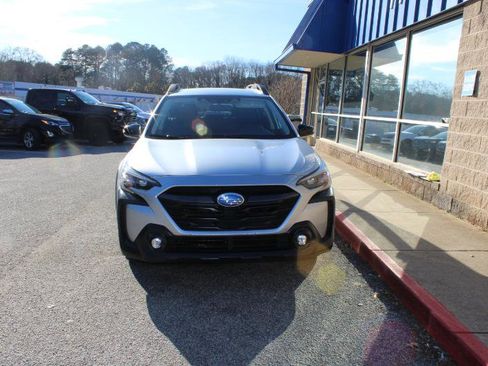 Used 2023 Subaru Outback Premium image 2