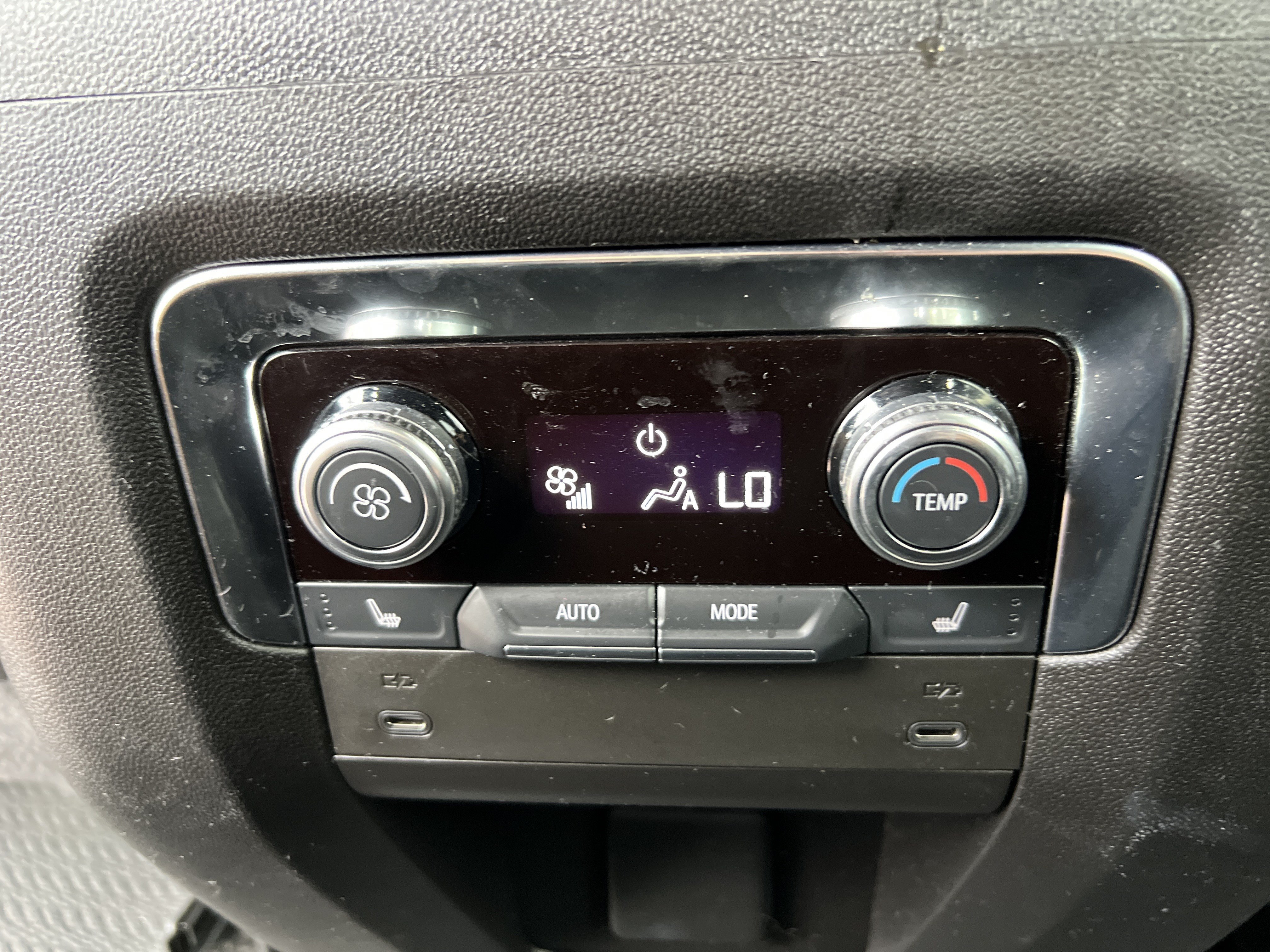 Used 2025 GMC Yukon XL Denali w/ Sun & Power Step Package AWD/4WD image 39