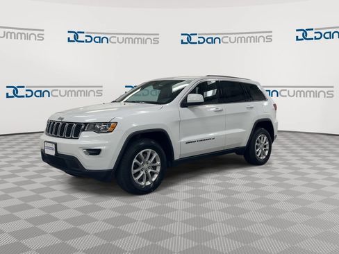 Used 2022 Jeep Grand Cherokee Laredo X AWD/4WD image 4