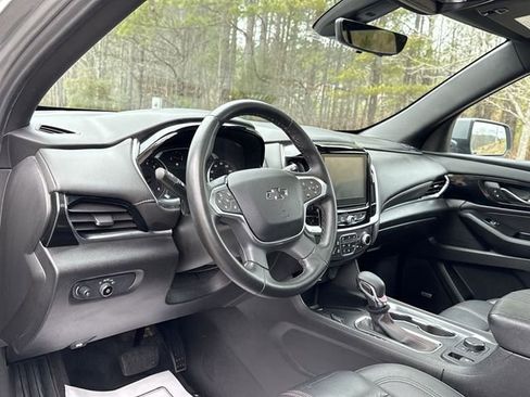Used 2023 Chevrolet Traverse RS image 11