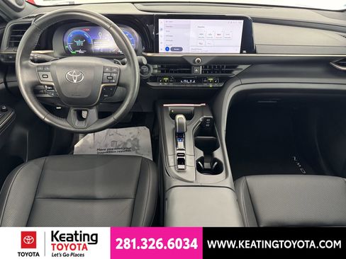 Used 2023 Toyota Crown Platinum AWD/4WD image 22
